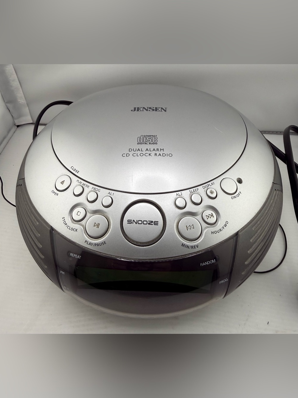 Jensen JCR-332 Dual Alarm CD Clock Radio